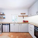 Peaceful, Spacious & Stylish, A Real Home! Буденш