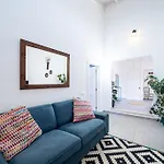 Peaceful, Spacious & Stylish, A Real Home! Дом отдыха Буденш