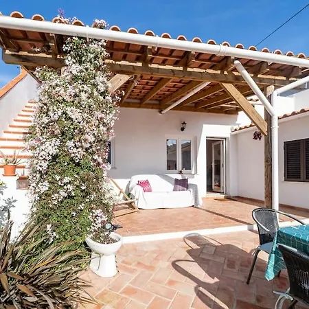 Peaceful, Spacious & Stylish, A Real Home! Буденш