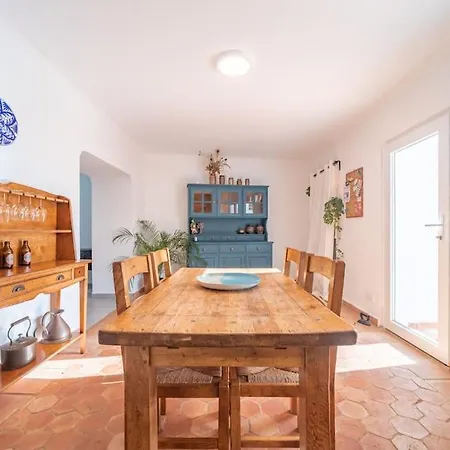 Peaceful, Spacious & Stylish, A Real Home! Casa de Férias *