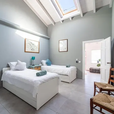 Peaceful, Spacious & Stylish, A Real Home! Casa de Férias