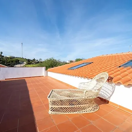 Peaceful, Spacious & Stylish, A Real Home! Casa de Férias *