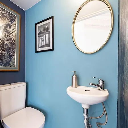 Peaceful, Spacious & Stylish, A Real Home! *