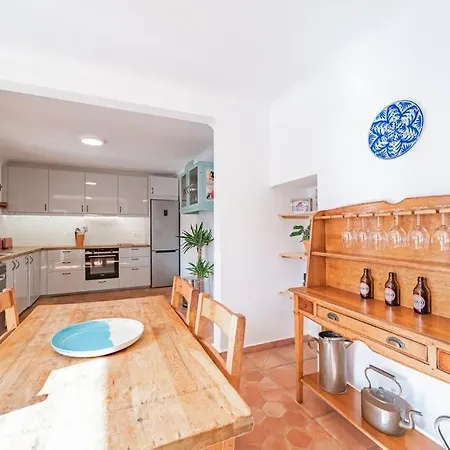 Peaceful, Spacious & Stylish, A Real Home! *