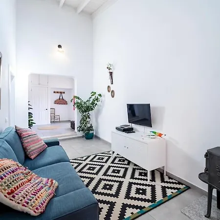 Peaceful, Spacious & Stylish, A Real Home! Budens