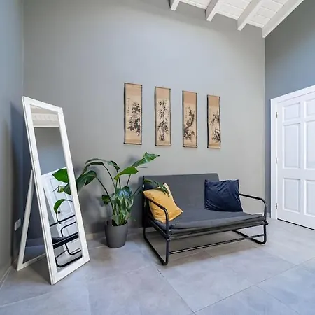 Peaceful, Spacious & Stylish, A Real Home! Tatil Evi *